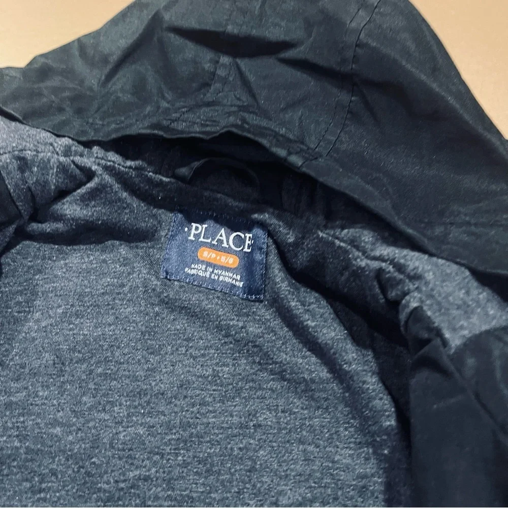 The Children’s Place Black Hoodie Jacket Size Small (5/6)